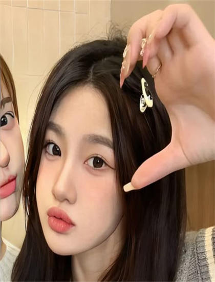 武侠剧文化解读：《鬼精灵》的叙事结构与视觉语言 ——深入探索武侠剧的艺术世界